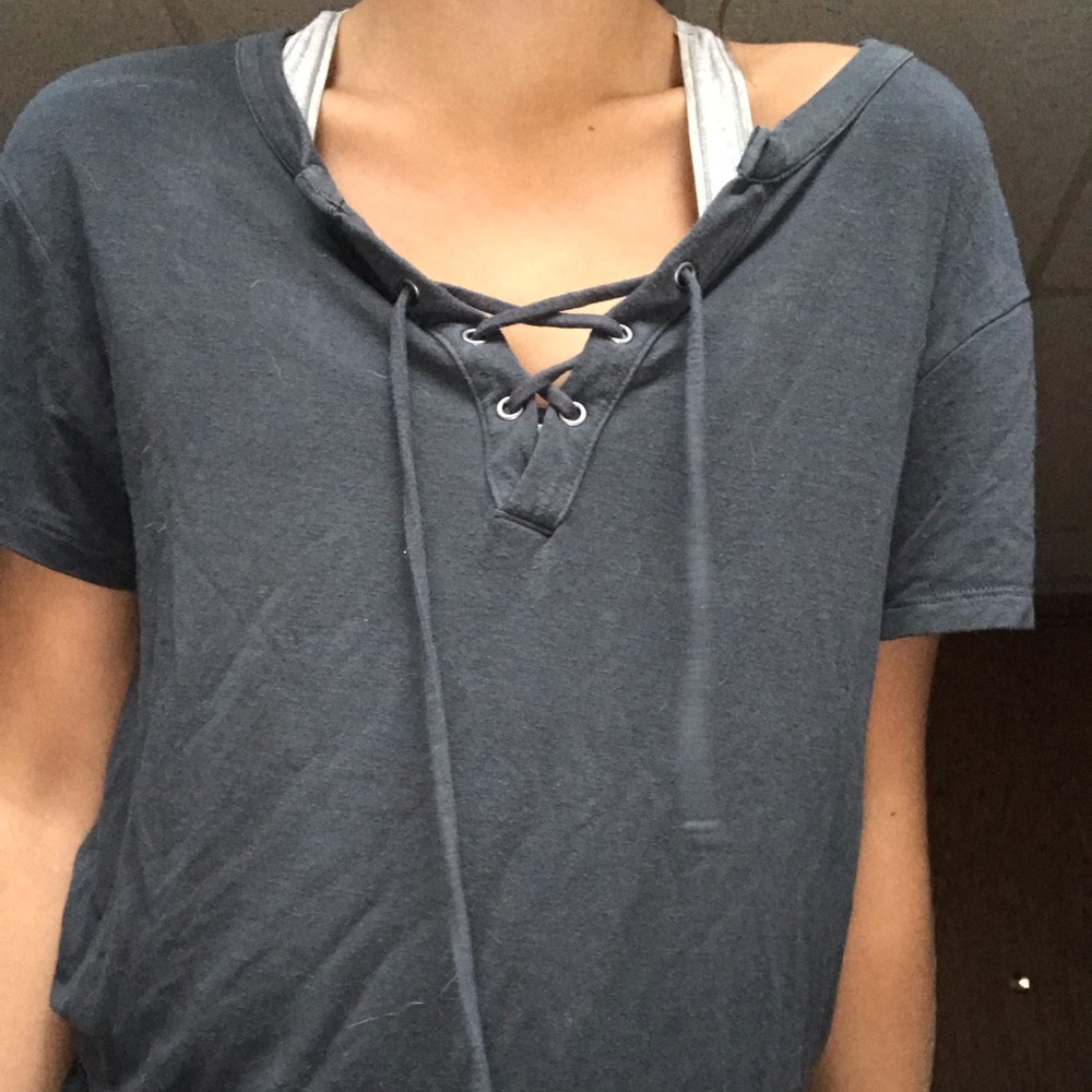 american eagle gray shirt, size xs